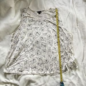 J. Jill Wearever Light Weight Cream + Black Top